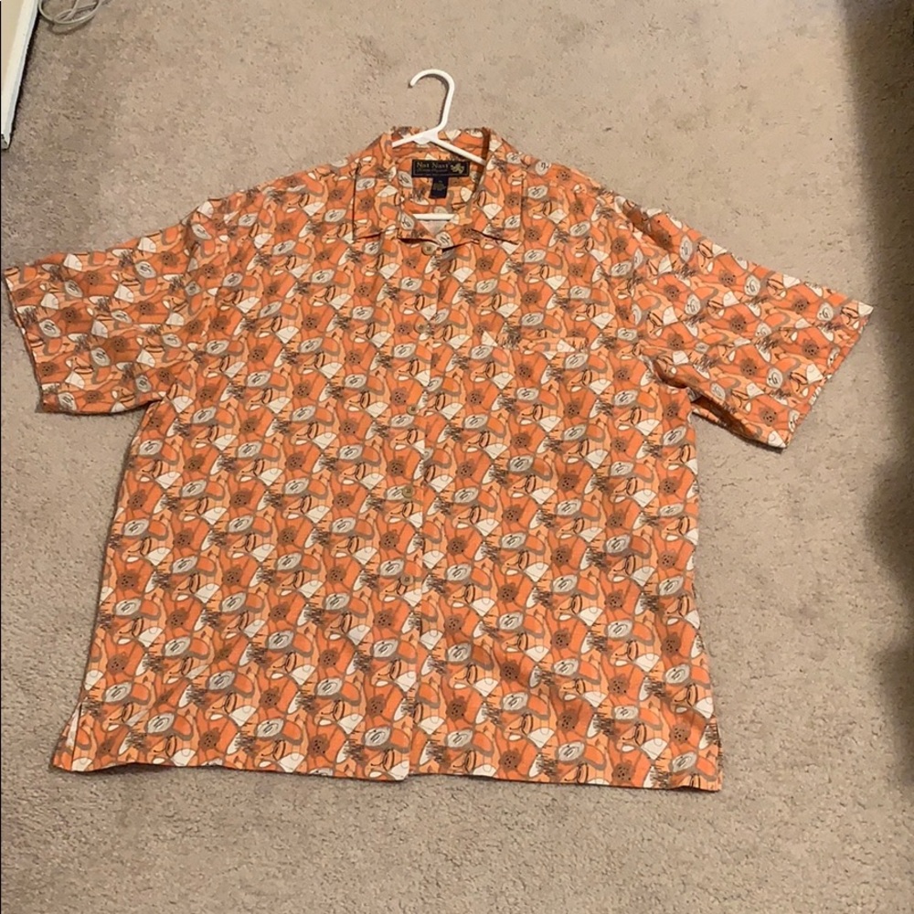 Short sleeve button down